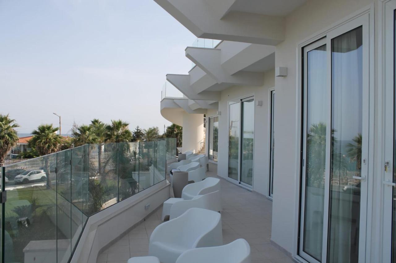 Jonium Hotel - Amazing Sea View And Swimming Pool Pulsano Buitenkant foto