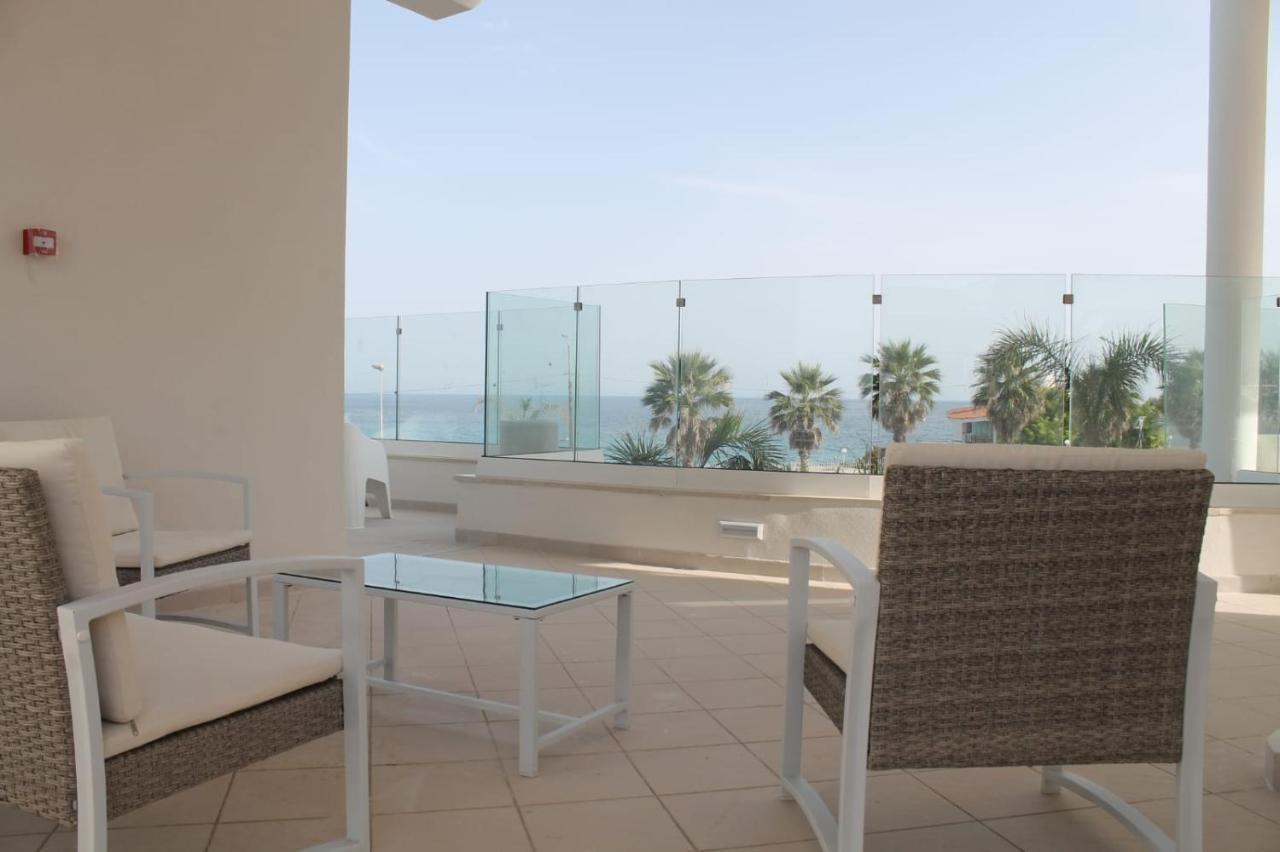Jonium Hotel - Amazing Sea View And Swimming Pool Pulsano Buitenkant foto