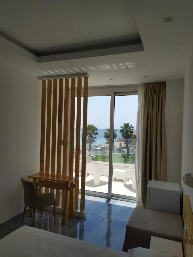 Jonium Hotel - Amazing Sea View And Swimming Pool Pulsano Buitenkant foto