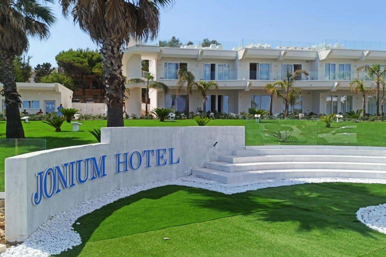 Jonium Hotel - Amazing Sea View And Swimming Pool Pulsano Buitenkant foto