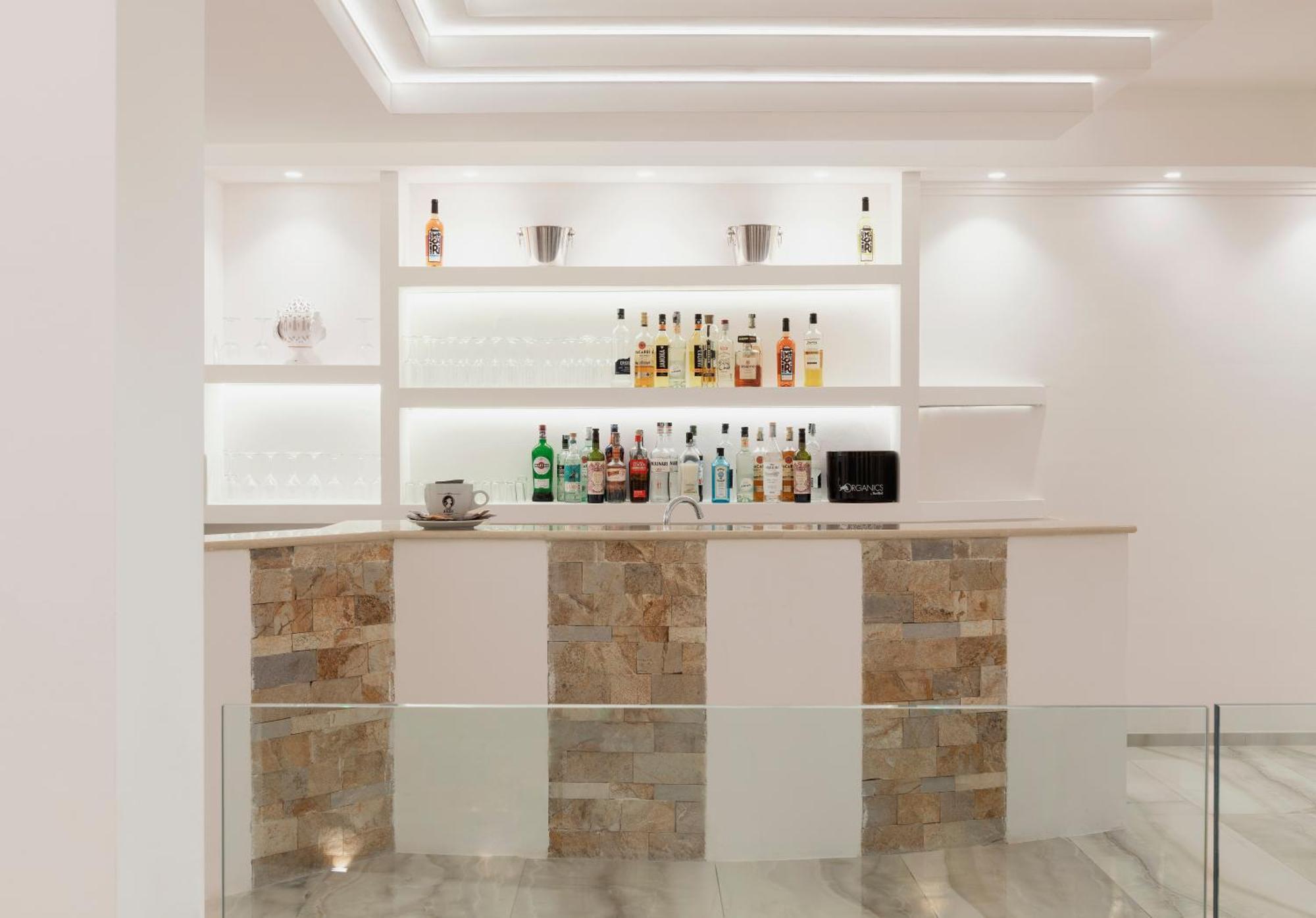 Jonium Hotel - Amazing Sea View And Swimming Pool Pulsano Buitenkant foto
