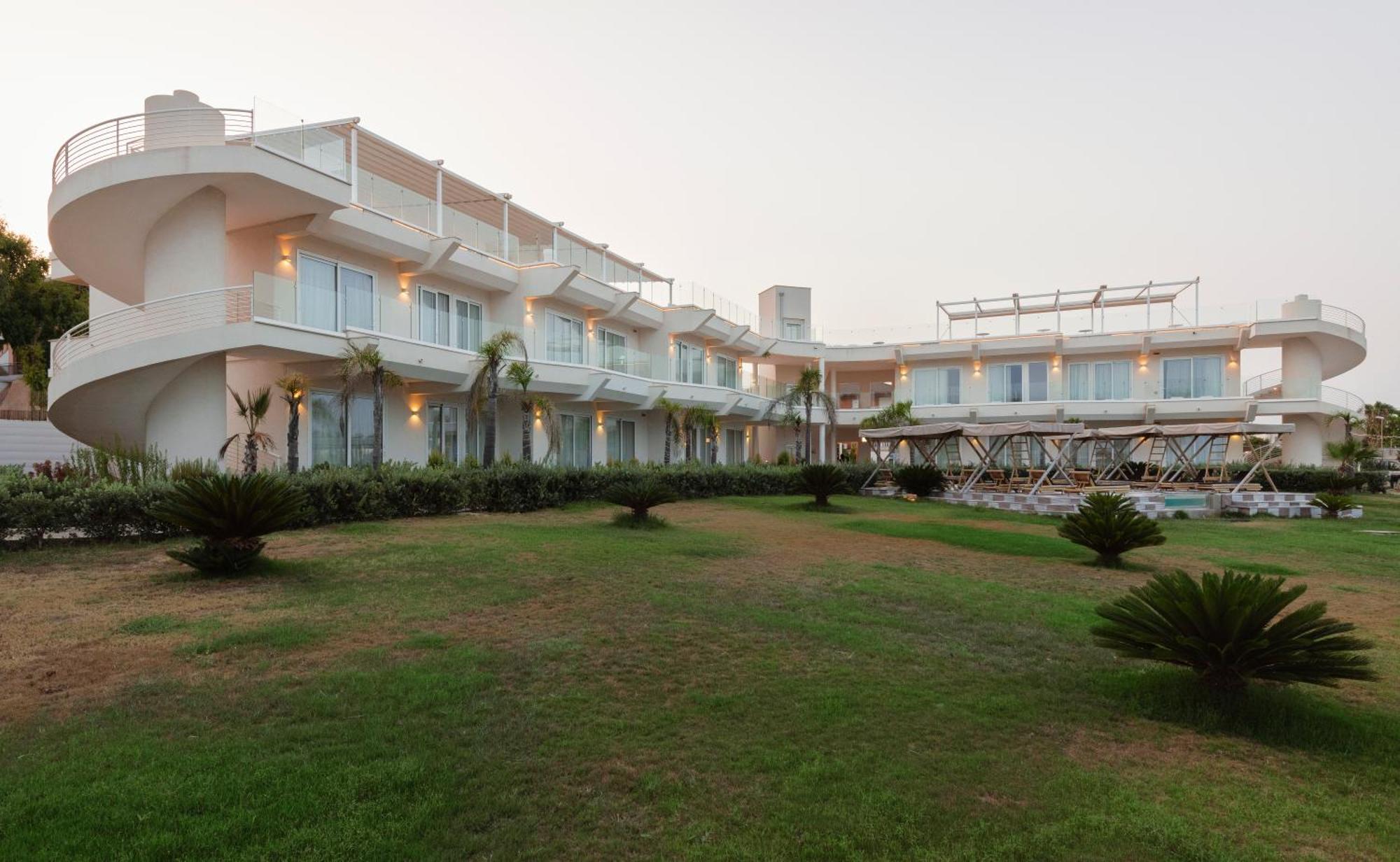 Jonium Hotel - Amazing Sea View And Swimming Pool Pulsano Buitenkant foto